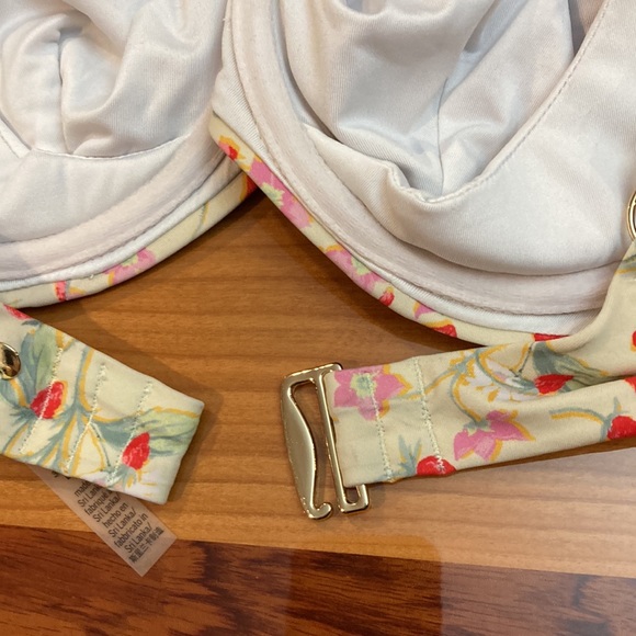 EUC Victoria’s Secret two piece swimsuit - Picture 3 of 6